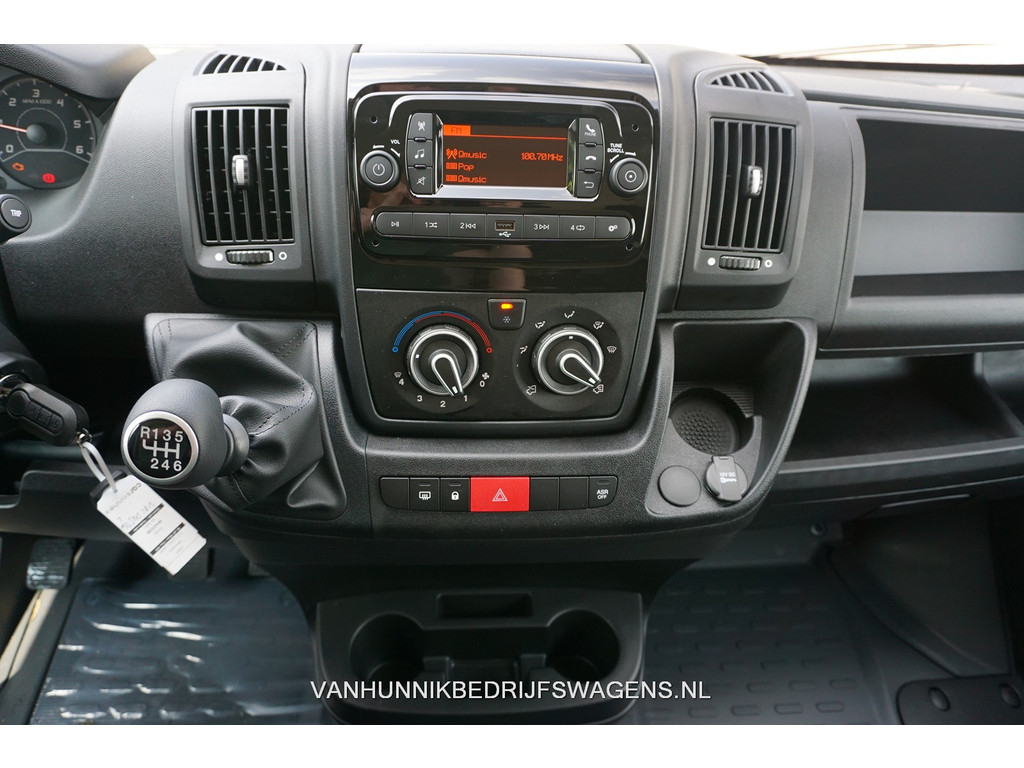 34146561-opel-movano-11