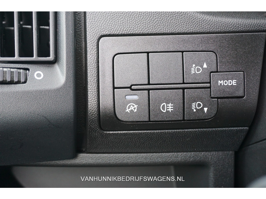 35569490-opel-movano-17