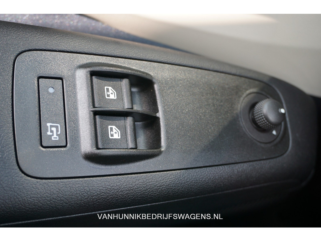 35569490-opel-movano-18