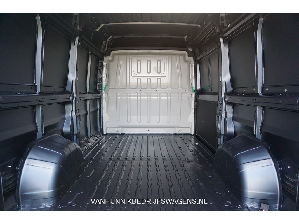 35569490-opel-movano-7