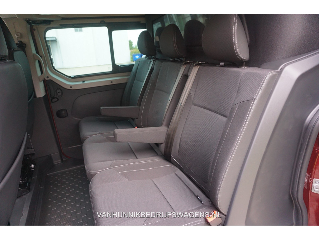 37242407-renault-trafic-15