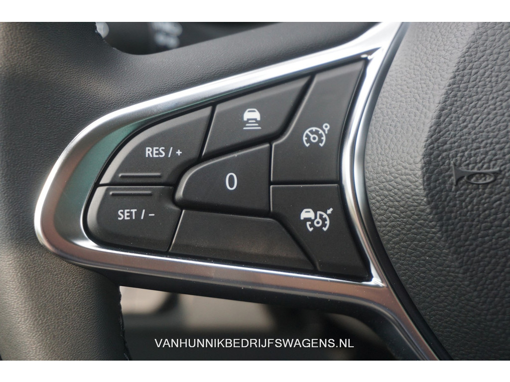 37242407-renault-trafic-16