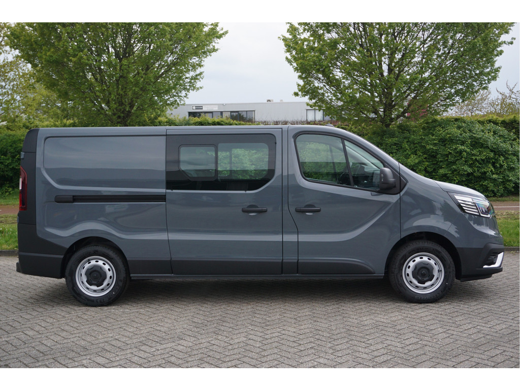 37926122-renault-trafic-5