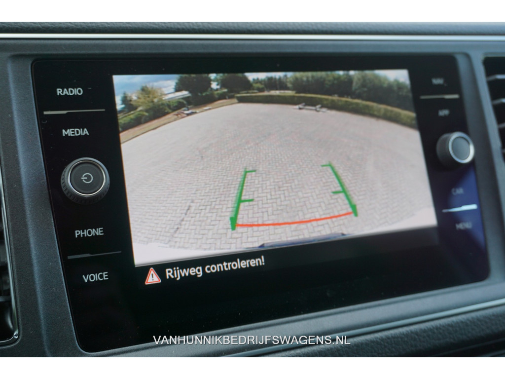 38016621-volkswagen-crafter-14