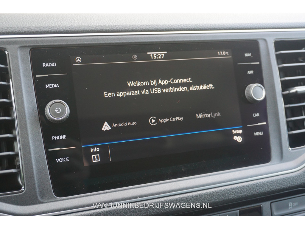 38016629-volkswagen-crafter-12