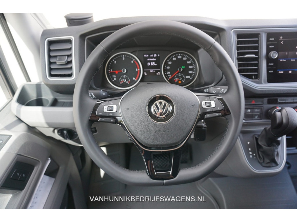 38016725-volkswagen-crafter-10