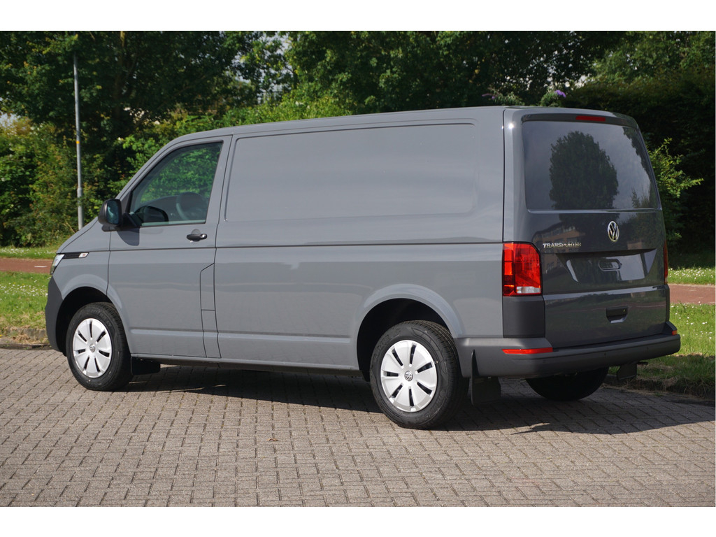 38921718-volkswagen-transporter-3