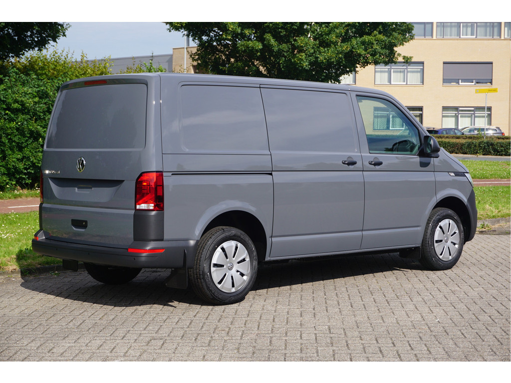 38921718-volkswagen-transporter-4