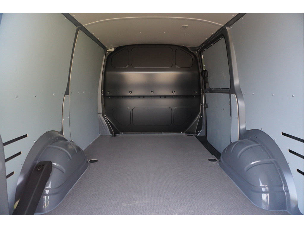 38921718-volkswagen-transporter-7