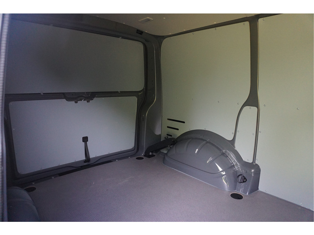 38921718-volkswagen-transporter-8