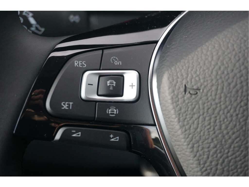 38977211-volkswagen-crafter-16