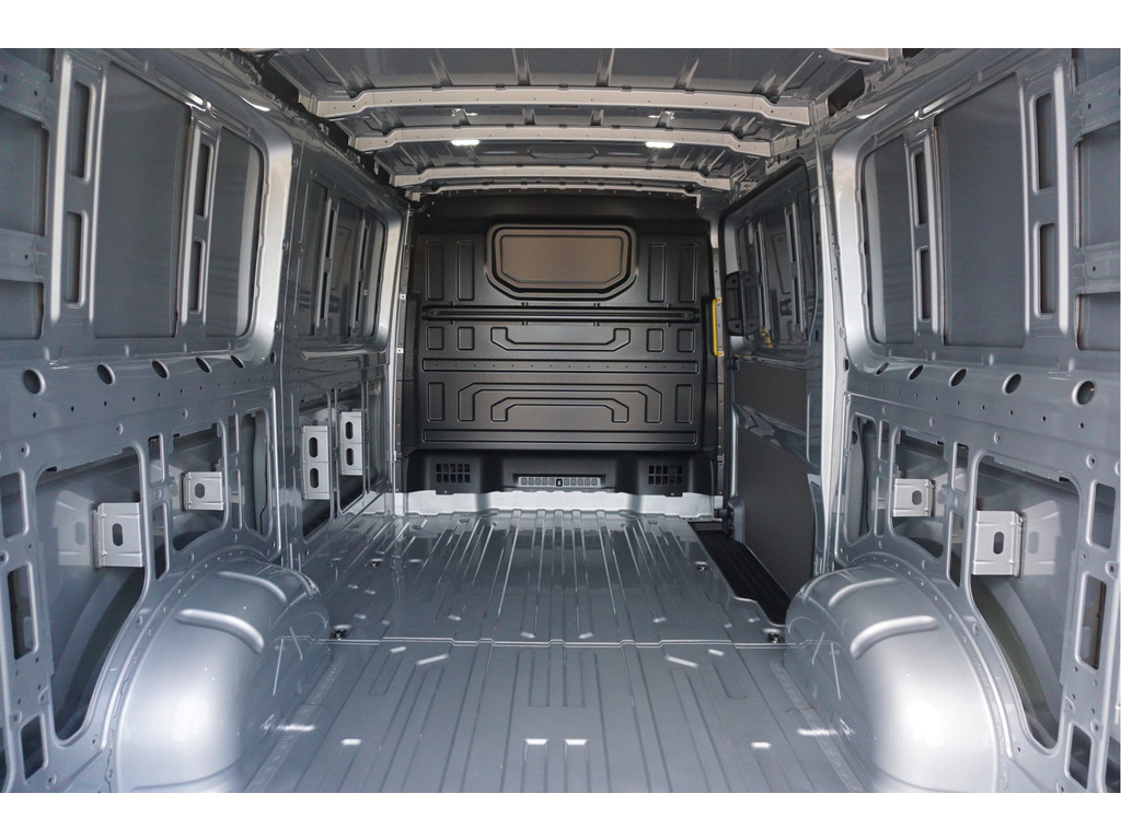 38977211-volkswagen-crafter-7