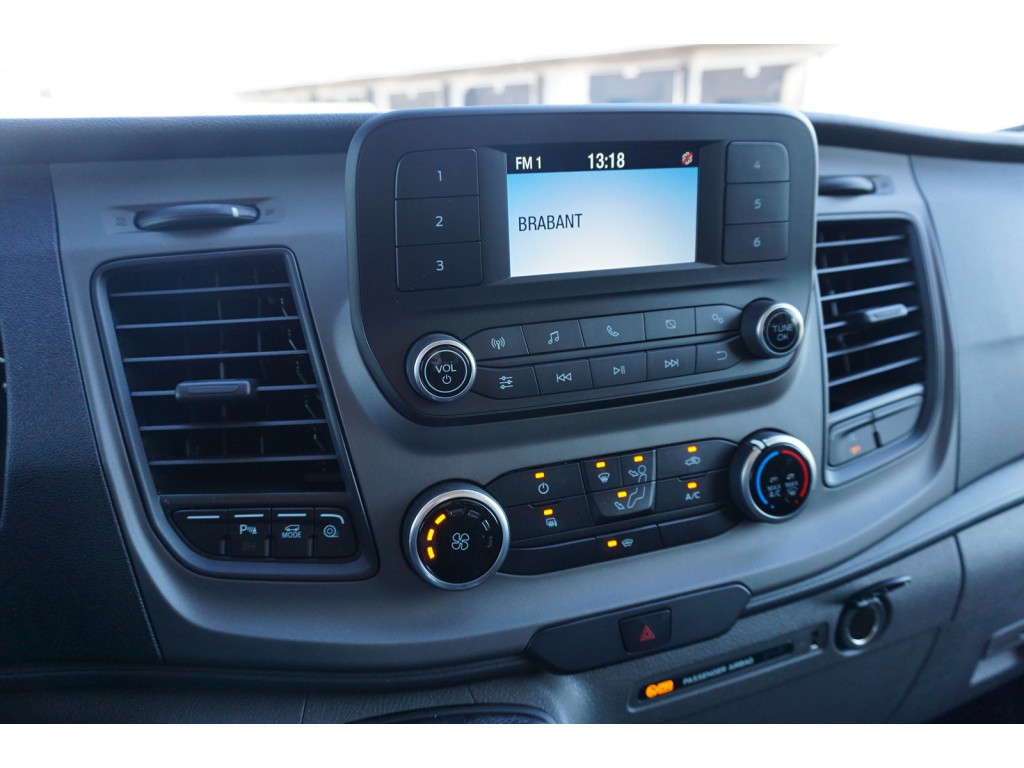 40041877-ford-transit-11