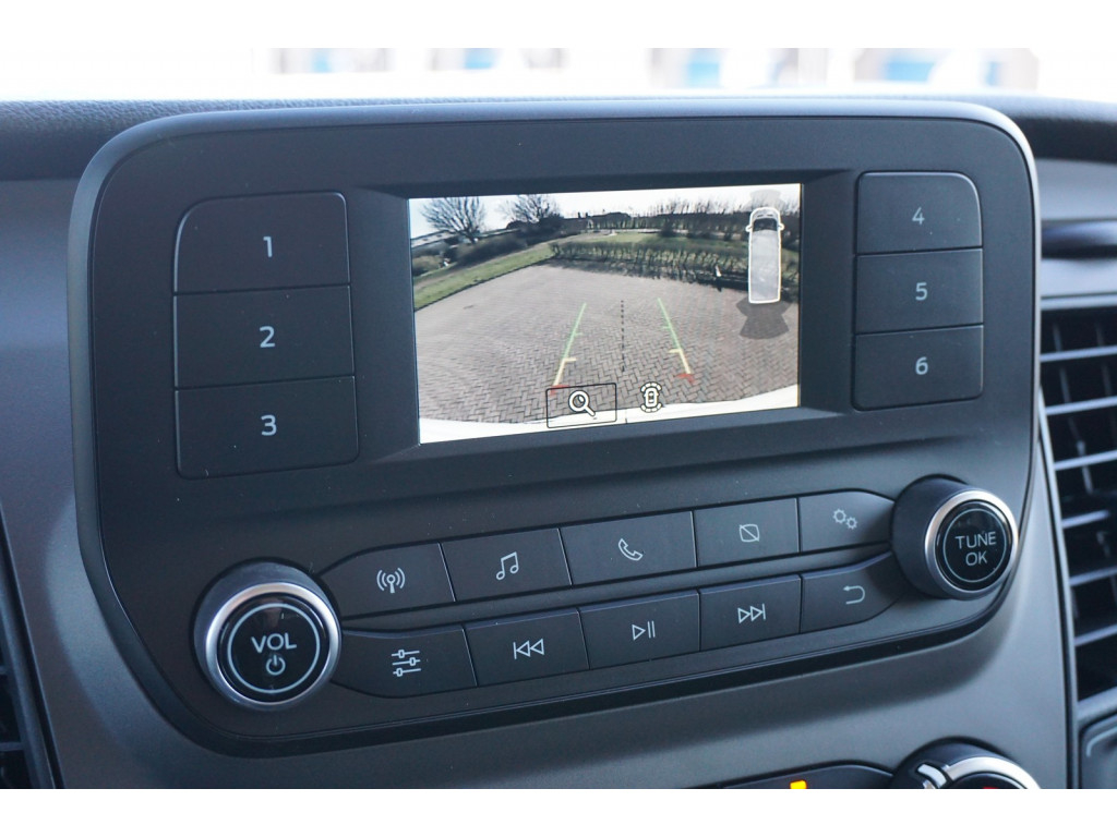 40041877-ford-transit-12