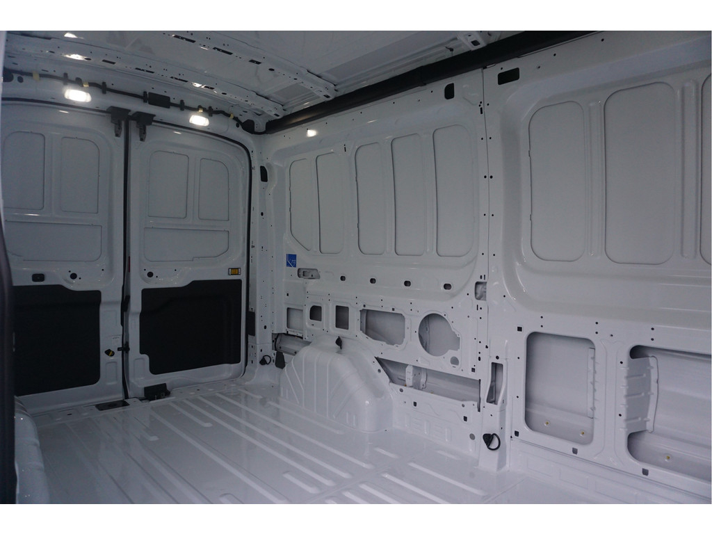 40041877-ford-transit-8