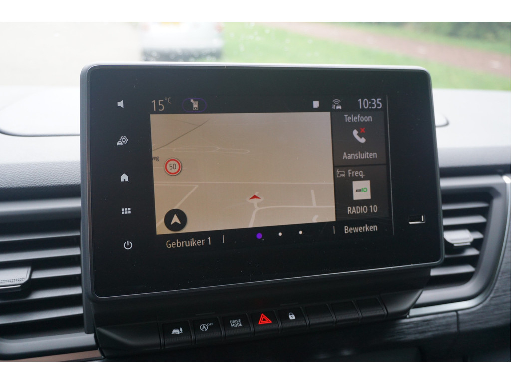 40347503-renault-trafic-12