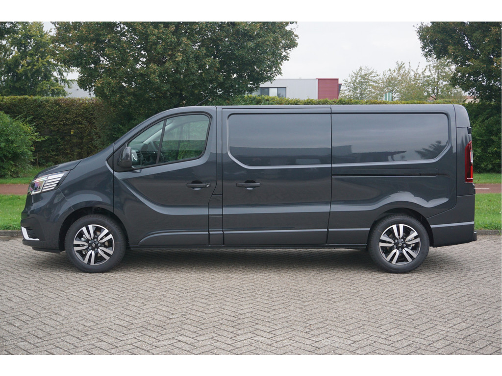 40347503-renault-trafic-2