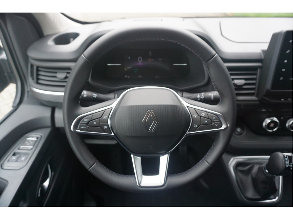 40347817-renault-trafic-11