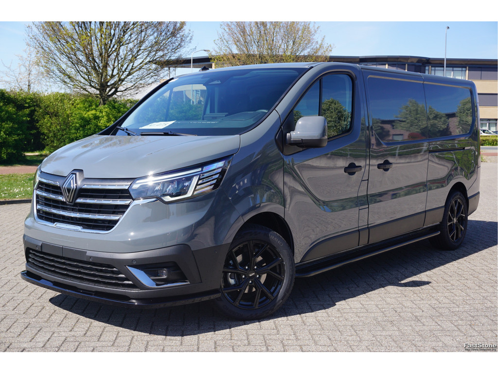 40347817-renault-trafic-2