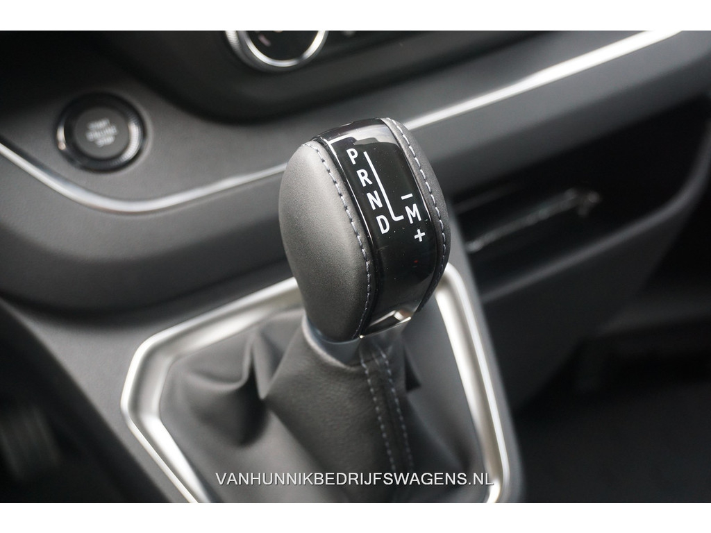 40906447-renault-trafic-14