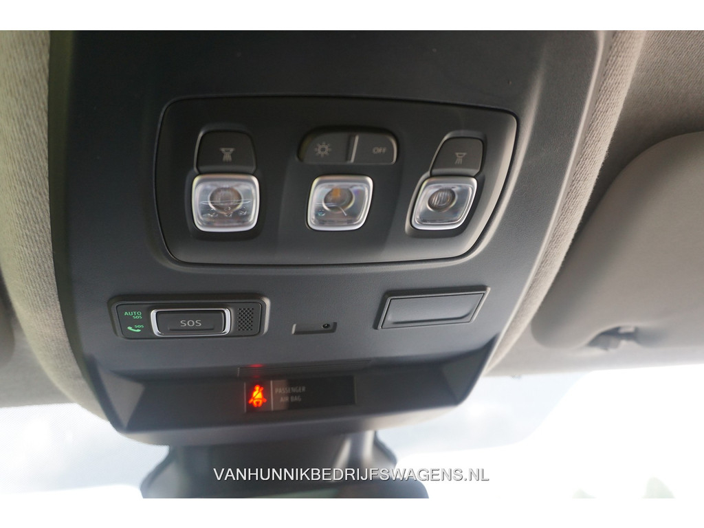 40906447-renault-trafic-18
