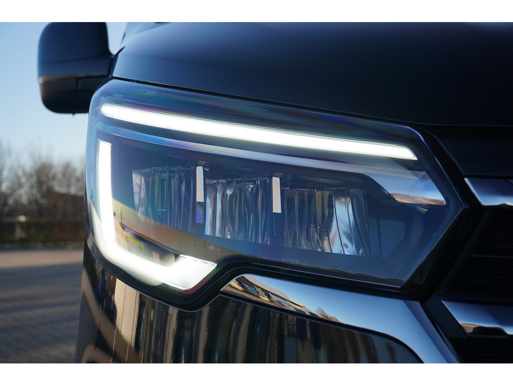 40906447-renault-trafic-19