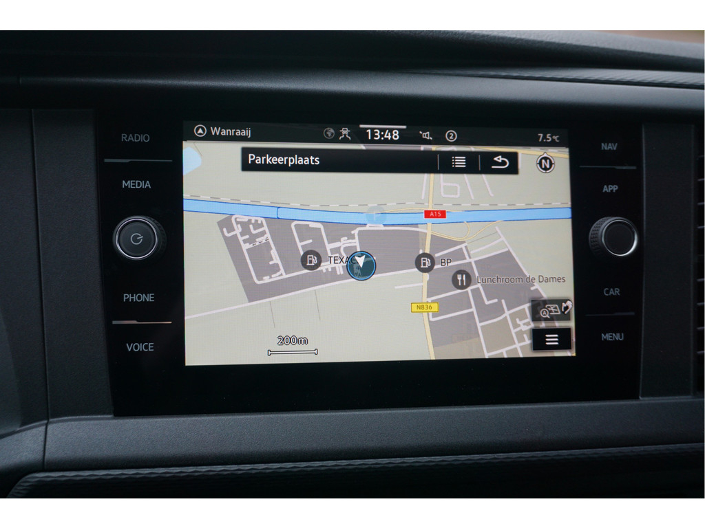 41241034-volkswagen-transporter-12