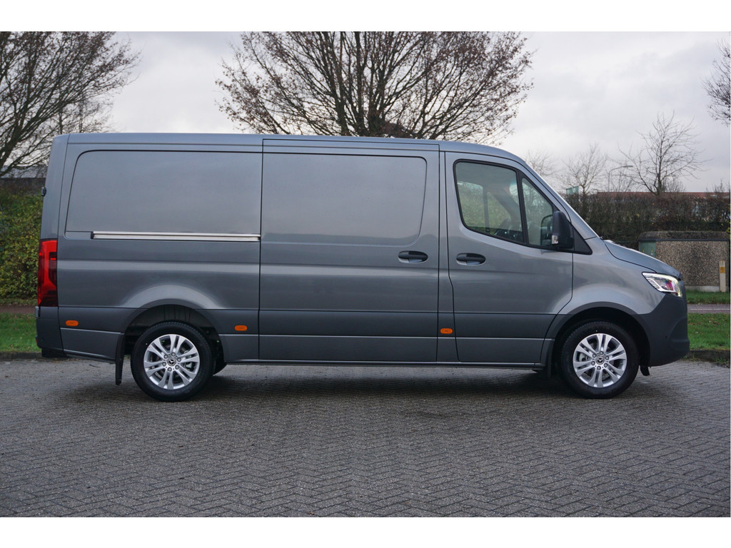 41811265-mercedes-benz-sprinter-5