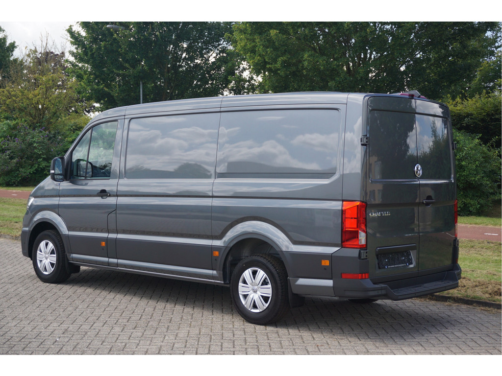 42671945-volkswagen-crafter-3