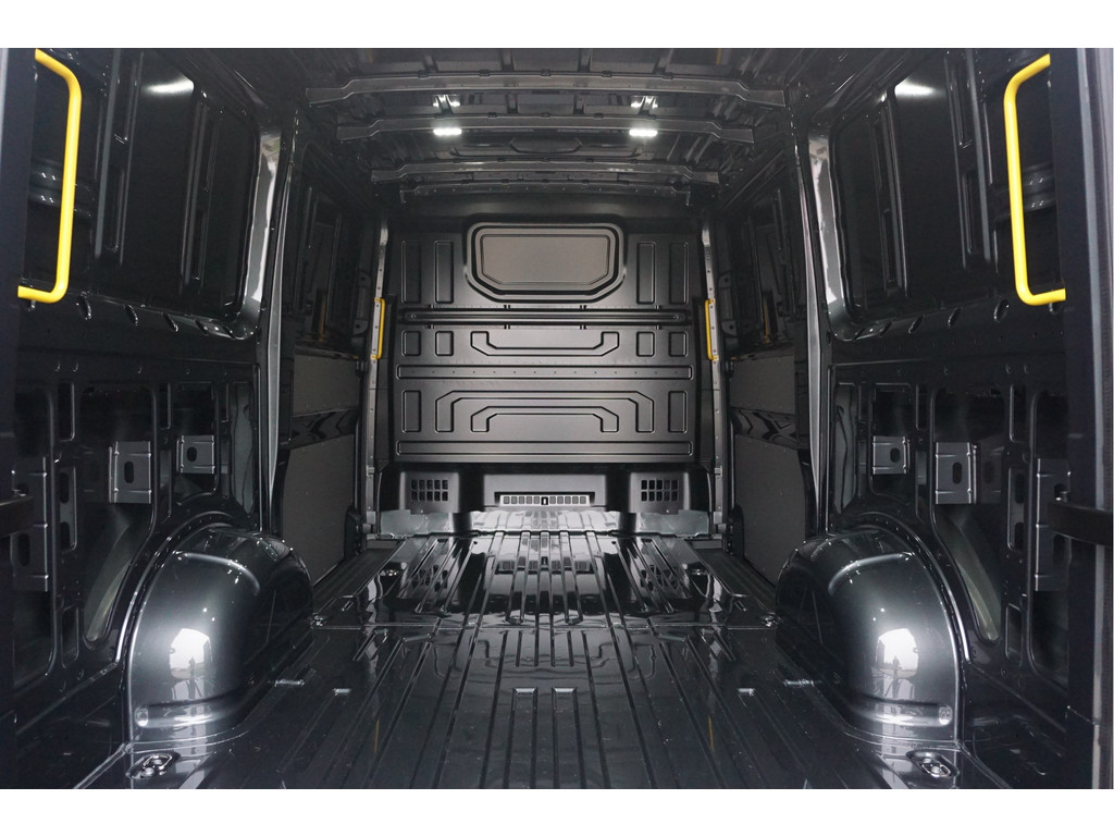 42671945-volkswagen-crafter-7