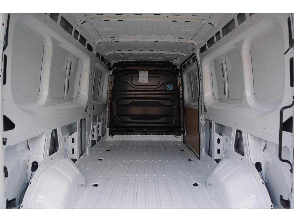 42911697-renault-master-7