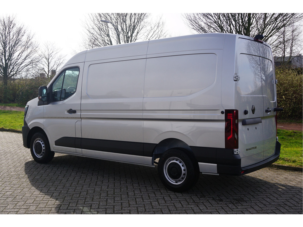 43184491-renault-master-3