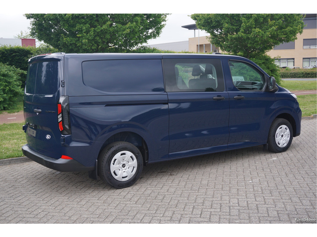 44771359-ford-transit-custom-4