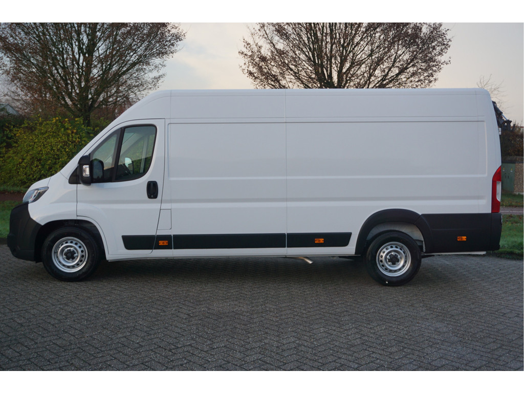 46068332-peugeot-boxer-2