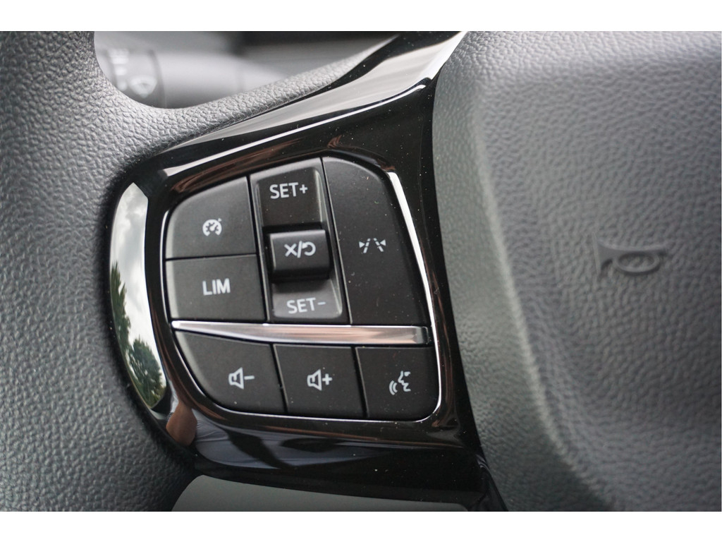 46765831-ford-transit-custom-14