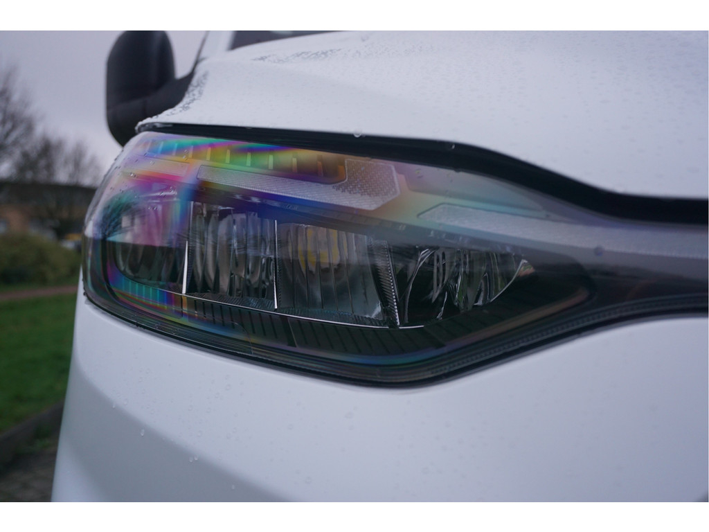 46765831-ford-transit-custom-16