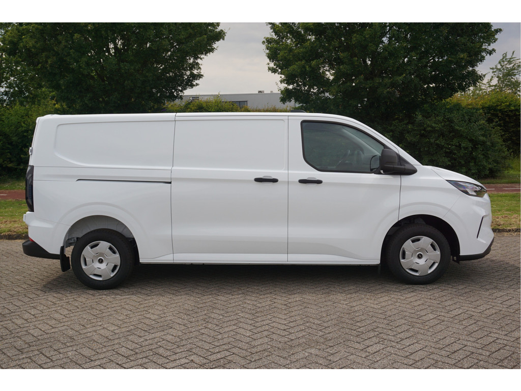 46765831-ford-transit-custom-5