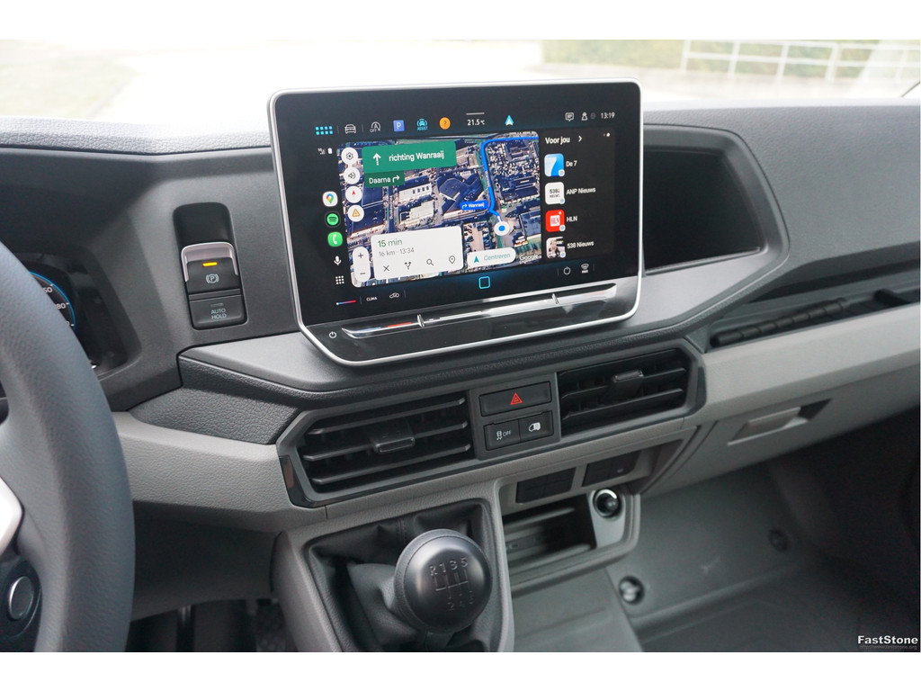 47068514-volkswagen-crafter-12