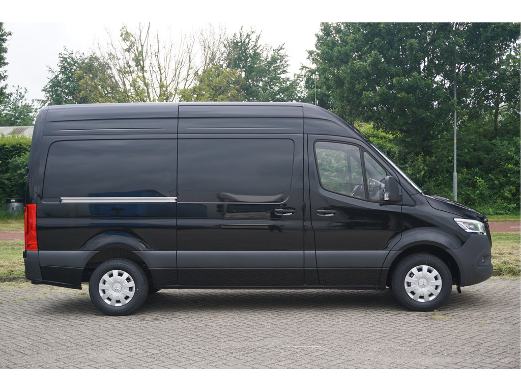 47569206-mercedes-benz-sprinter-3