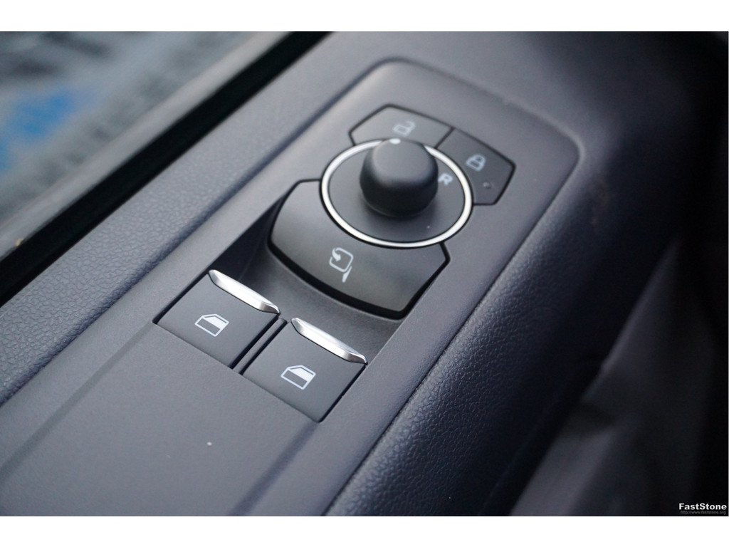 47942094-ford-transit-custom-15