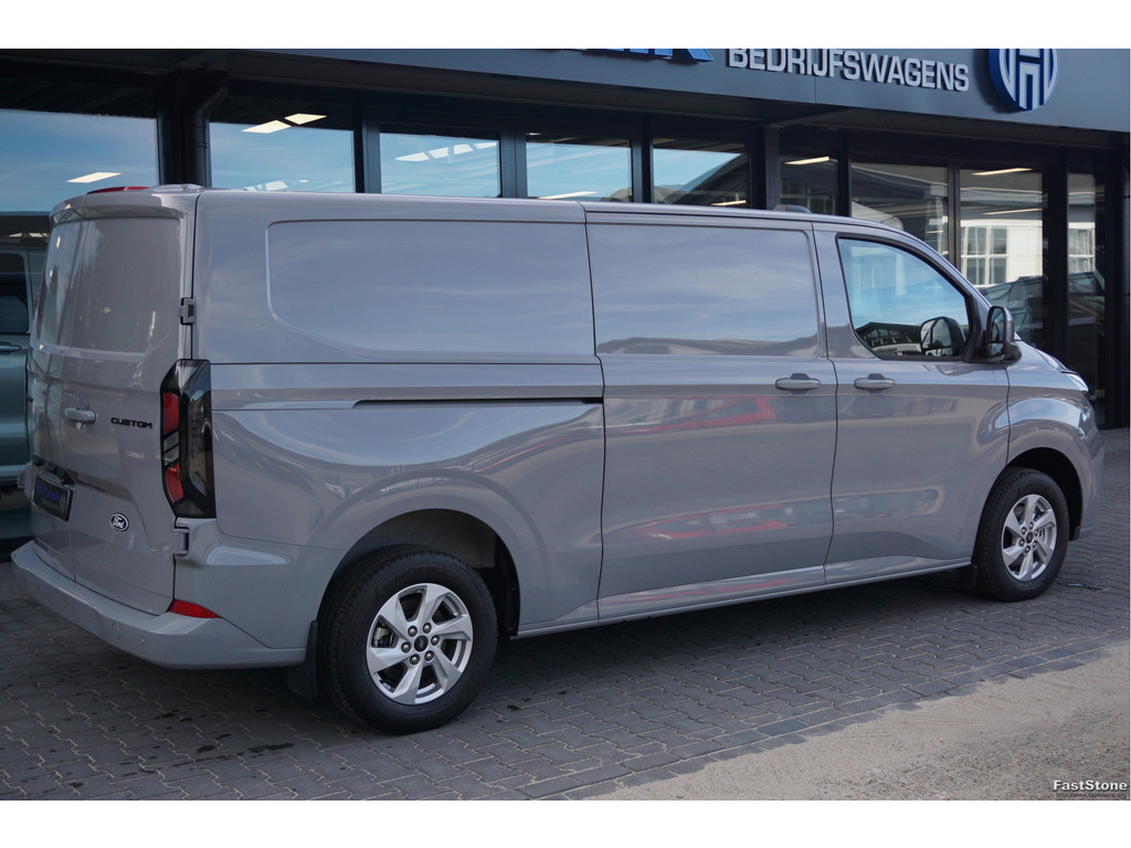 47942166-ford-transit-custom-4