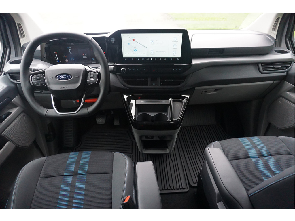 47964539-ford-transit-custom-10