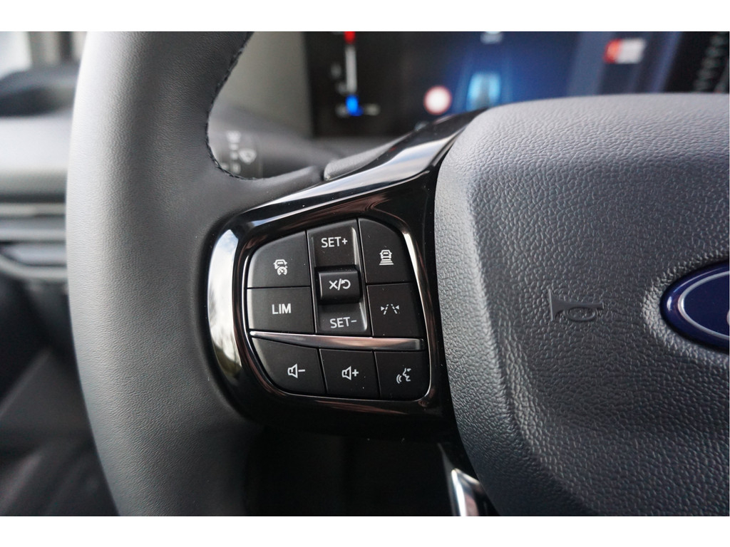 48250545-ford-transit-custom-15