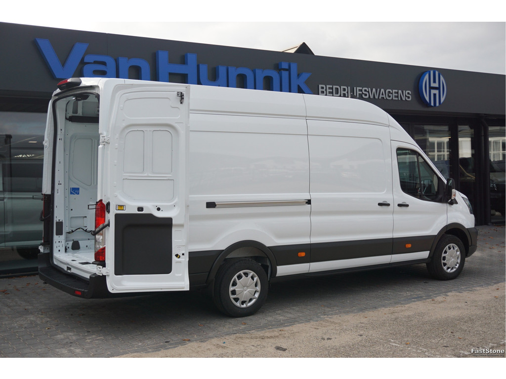 48395880-ford-transit-4