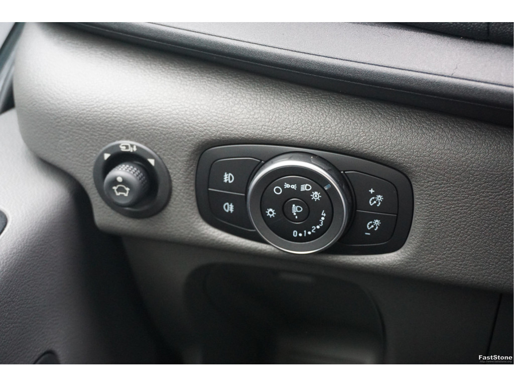 48400491-ford-transit-16