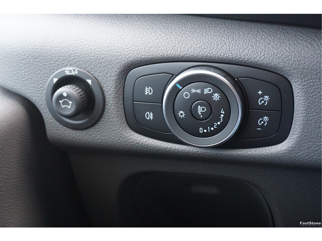 48406759-ford-transit-13