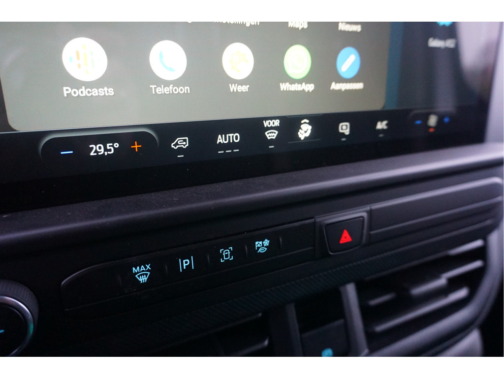 48883026-ford-transit-custom-13