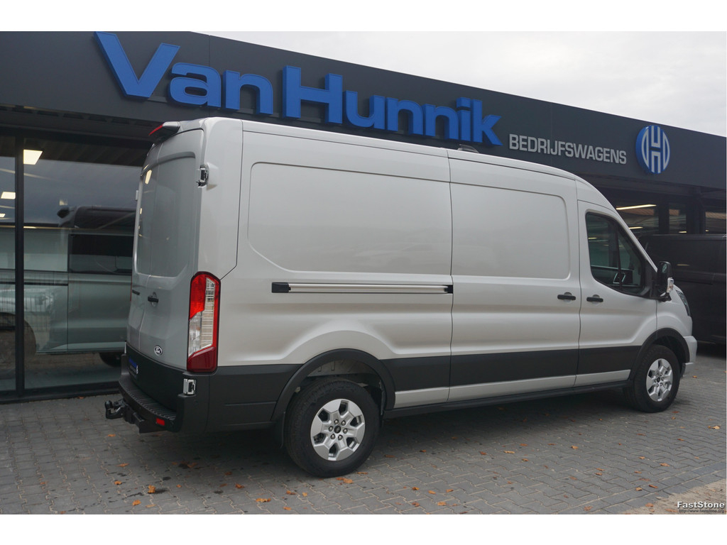 48910039-ford-transit-4
