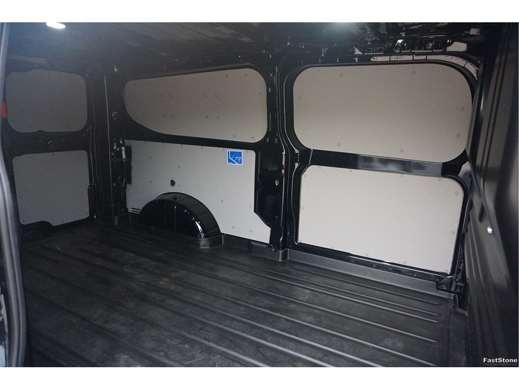 48910570-ford-transit-custom-8