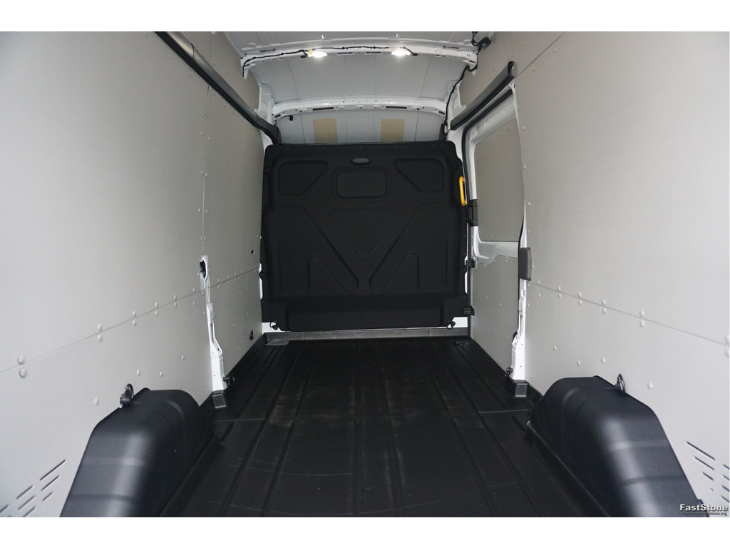 48947727-ford-transit-7